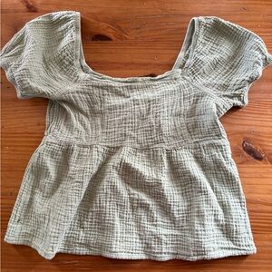 Green hippie rose t-shirt size small